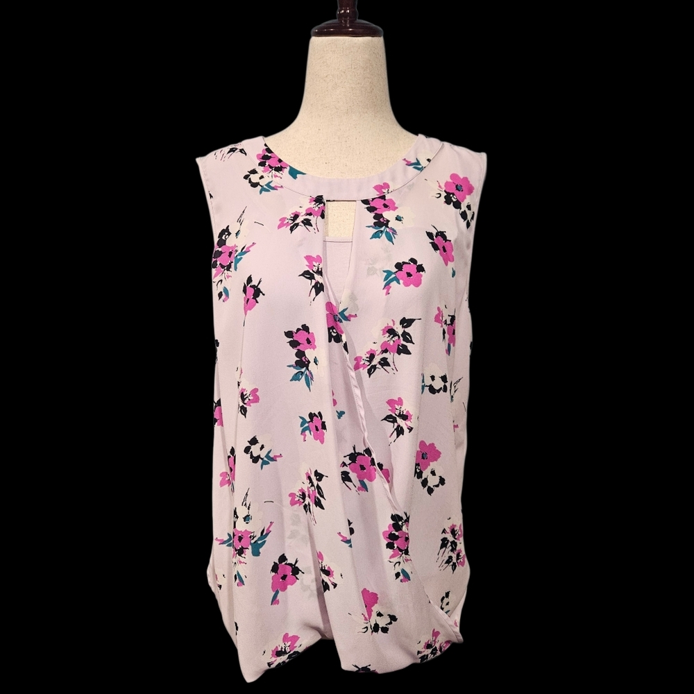 41 Hawthorn Sleeveless Lilac Floral Keyhole Blouse